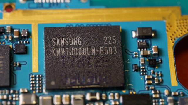 Close-up of a Samsung microprocessor. — Photo by tbtb
