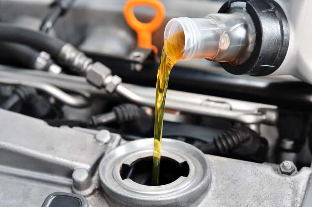 What Your Oil Pressure Warning Light Actually Means (and When to Stop Driving) - motoringchronicle