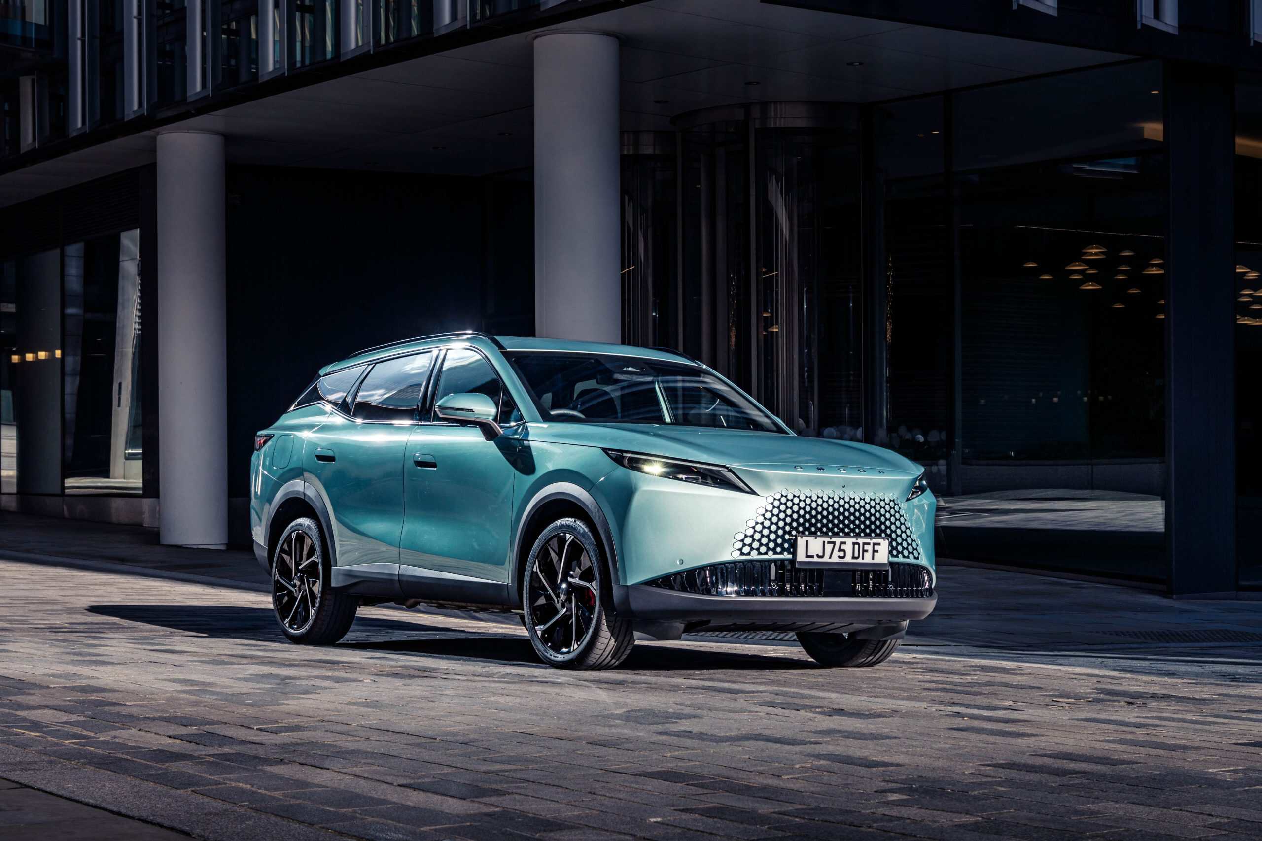 Park It From Your Pocket. The OMODA 7 Noble Tech Adds Remote Parking ...