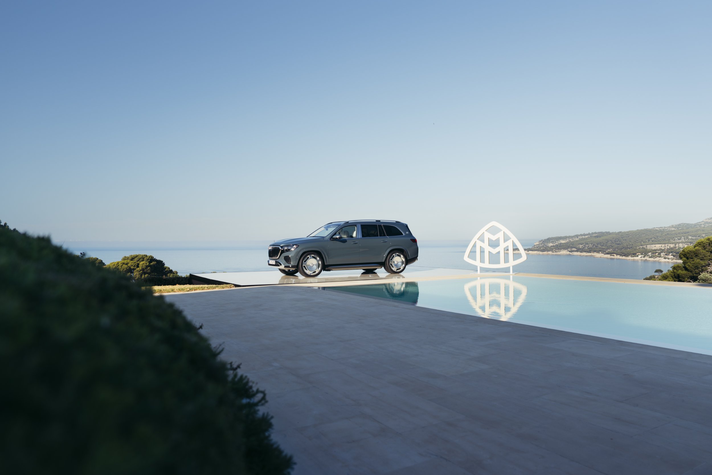 New Mercedes-Maybach GLS Revealed With 603bhp V8 and Hands-Free City Driving - motoringchronicle