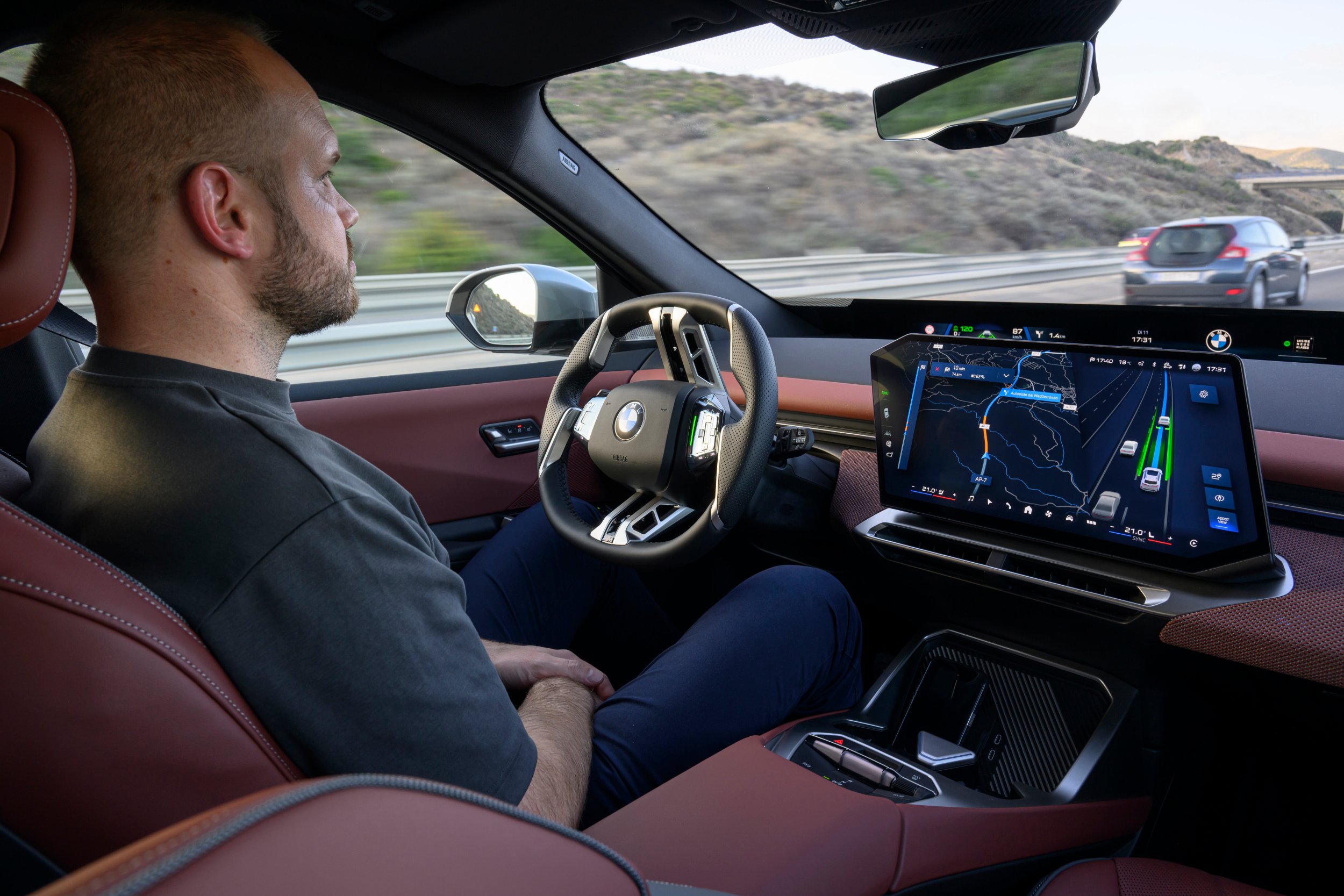 BMW Motorway Assistant Launches in UK, Lets iX3 Drivers Go Hands-Free - motoringchronicle