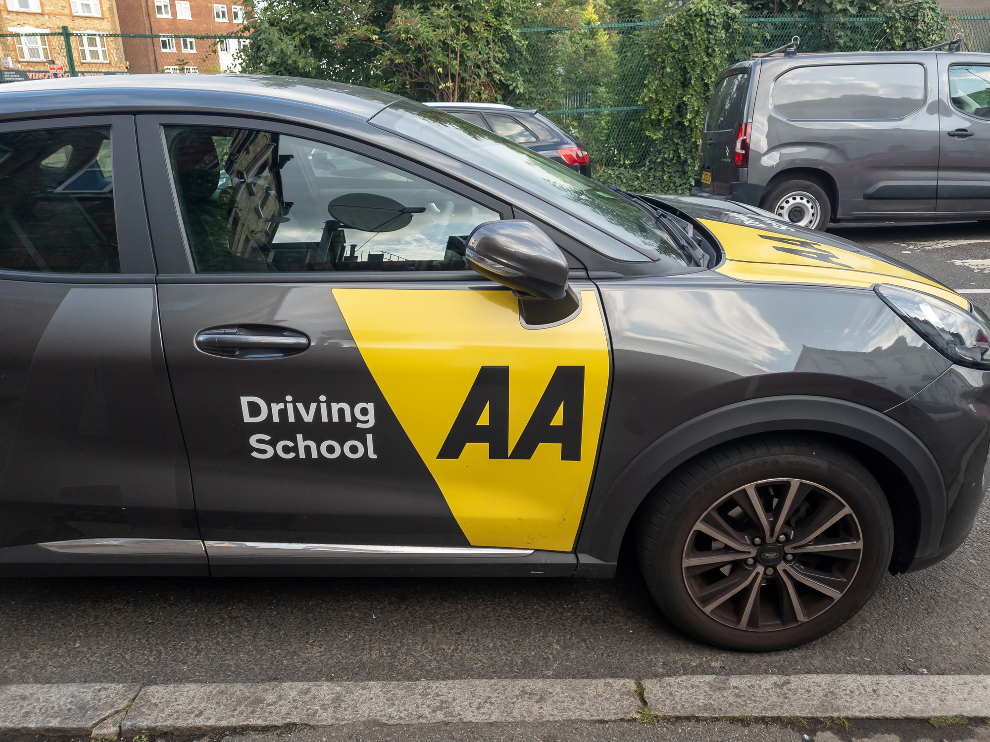 Why Driving Lesson Prices Have Jumped 50 Percent as Instructor Numbers Collapse - motoringchronicle