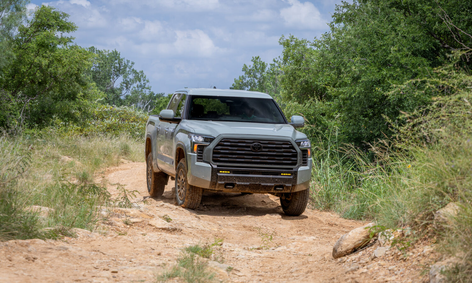 2027 Toyota Tundra Adds Standard 14-Inch Screen and New Trailhunter Package - motoringchronicle