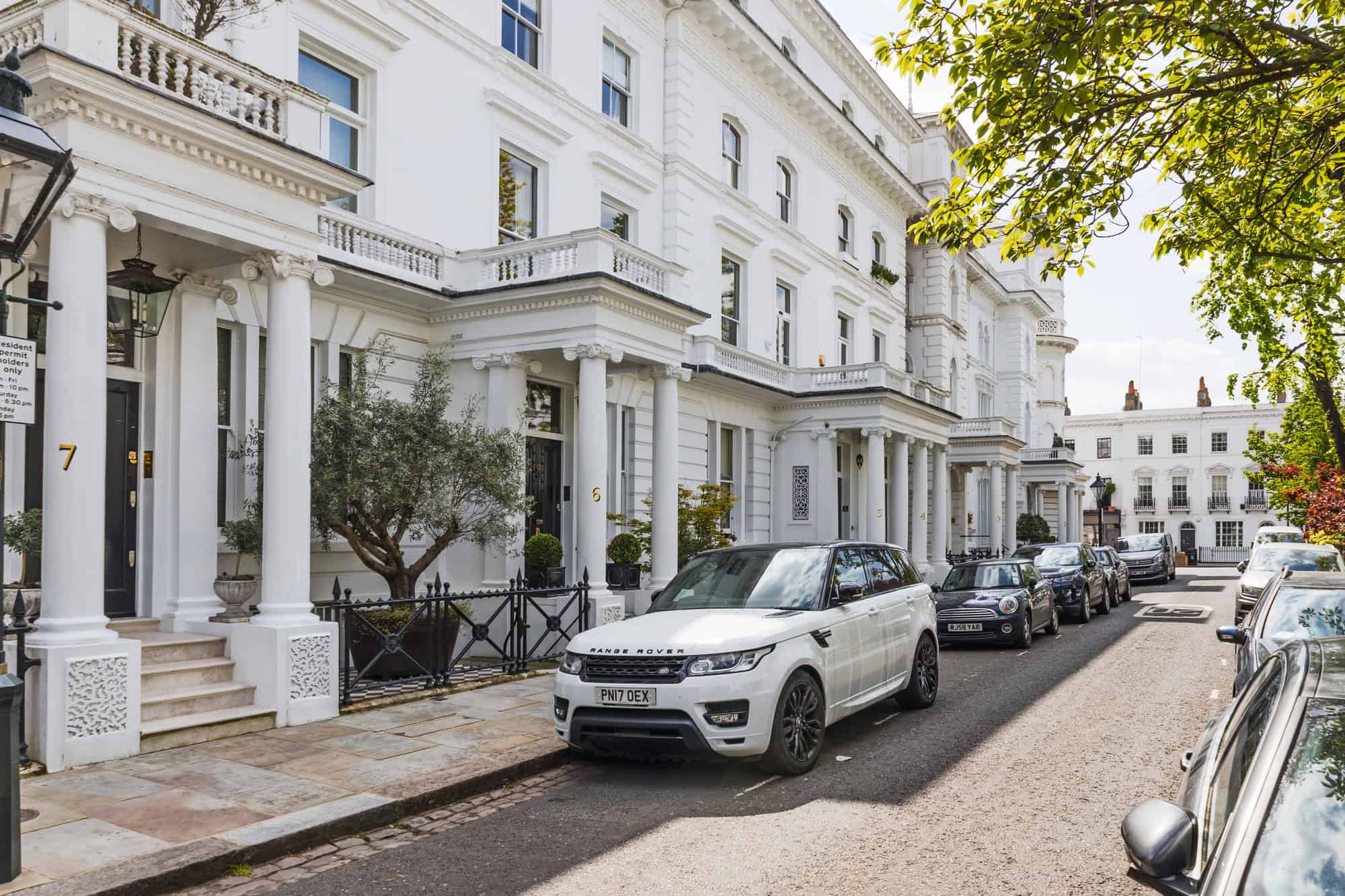 Bath Council Now Charges SUVs and Vans Up to £308 Extra for Parking Permits - motoringchronicle