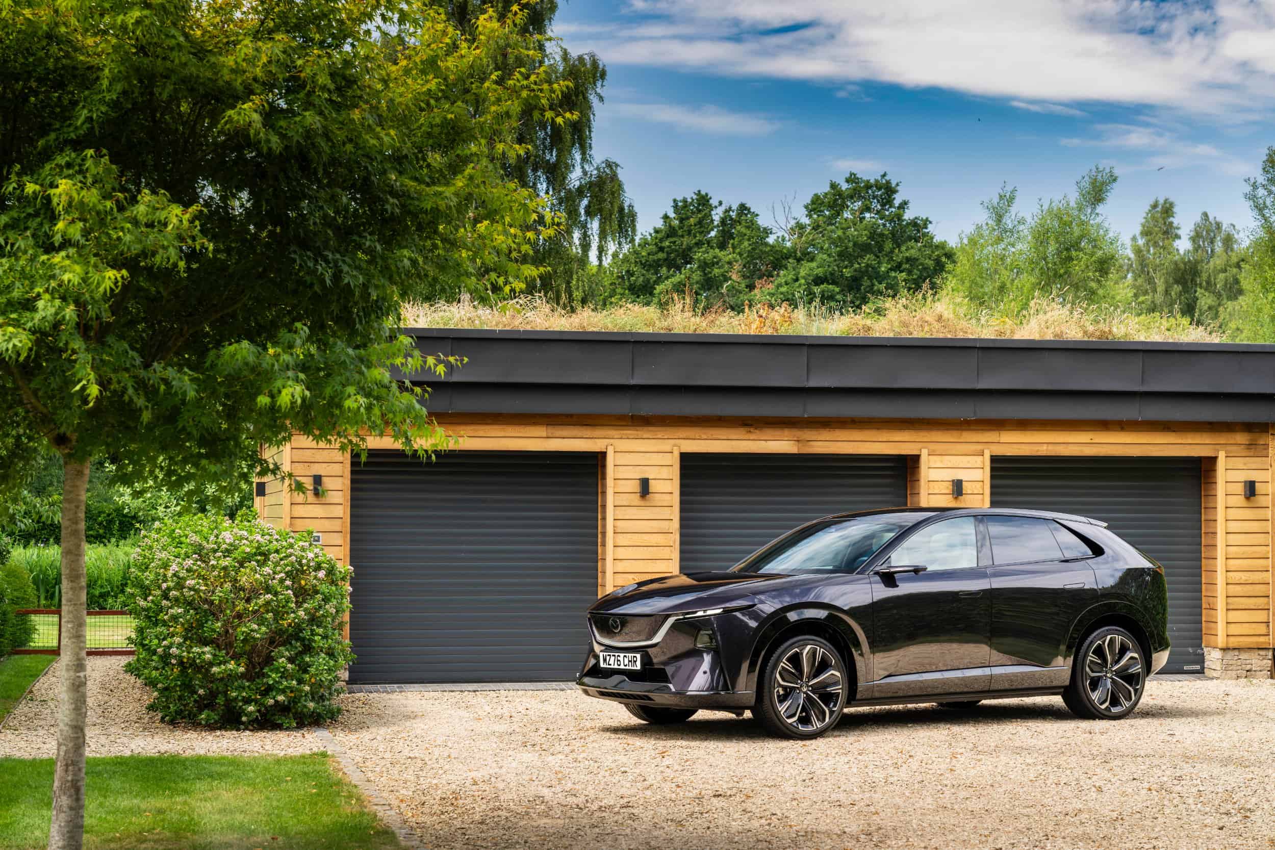 Mazda CX-6e Priced From £42,990 With Up to 300 Miles of Electric Range - motoringchronicle