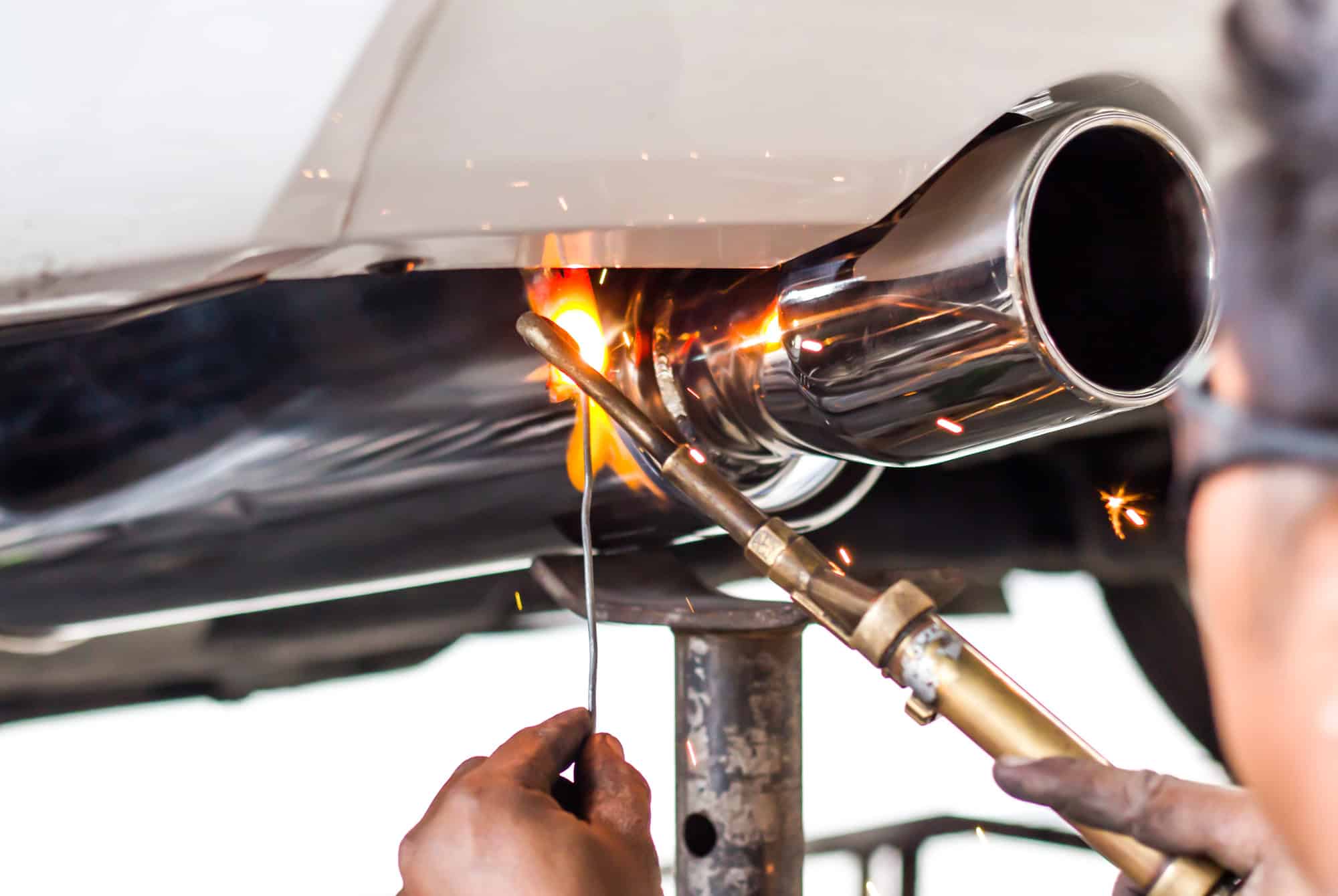 Why Your Exhaust Smoke Colour Reveals What Is Actually Wrong With Your Car - motoringchronicle