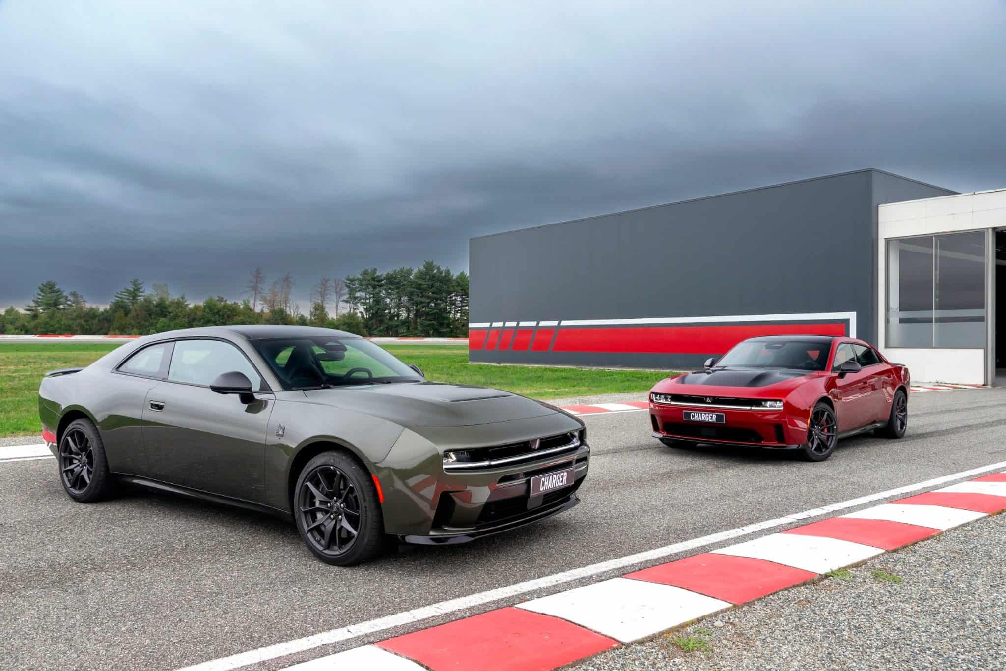 New Dodge Charger Arrives in the UK from £70,000 with 550hp Scat Pack ...