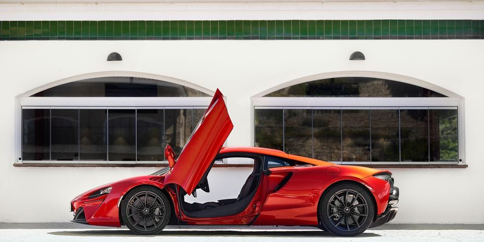 Modern Cars' Door Designs Can Be Hard to Handle