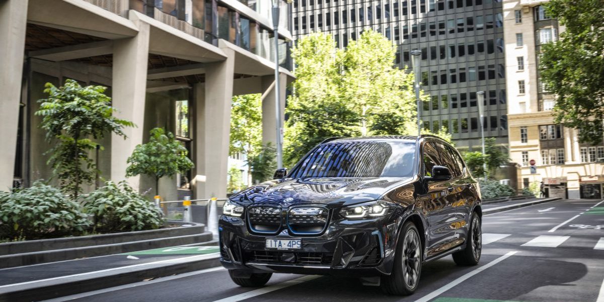 BMW won’t tailor its designs for electric cars
