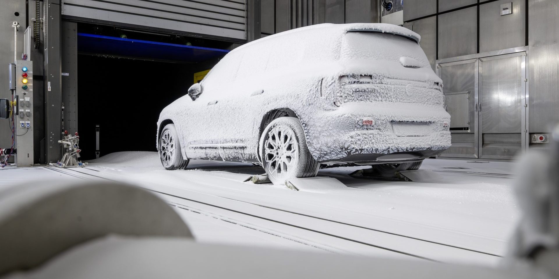 Der neue Mercedes-Benz GLB, Kältekammer Sindelfingen // The all-new Mercedes-Benz GLB, Cold chamber Sindelfingen