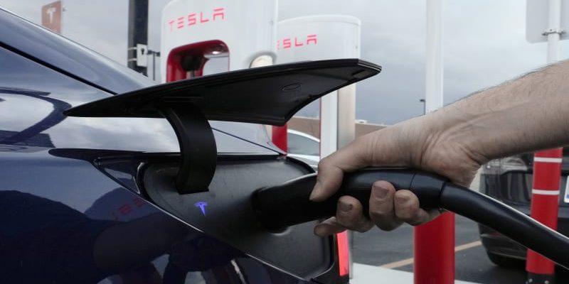 Which electric cars can charge at a Tesla Supercharger?