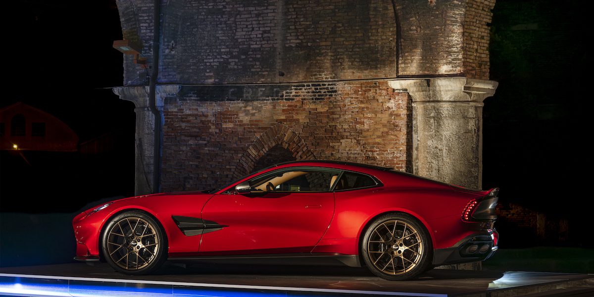 5.AstonMartinVanquish_2