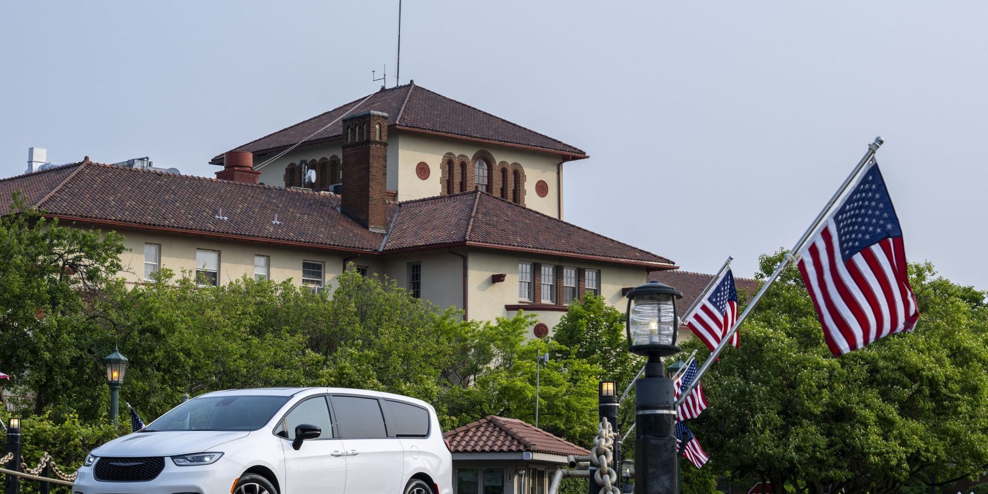 Chrysler is introducing the 2026 Chrysler Pacifica 100th Anniversary Edition to commemorate the brand’s 100 years and to celebrate the segment-leading minivan and the most awarded minivan ever.