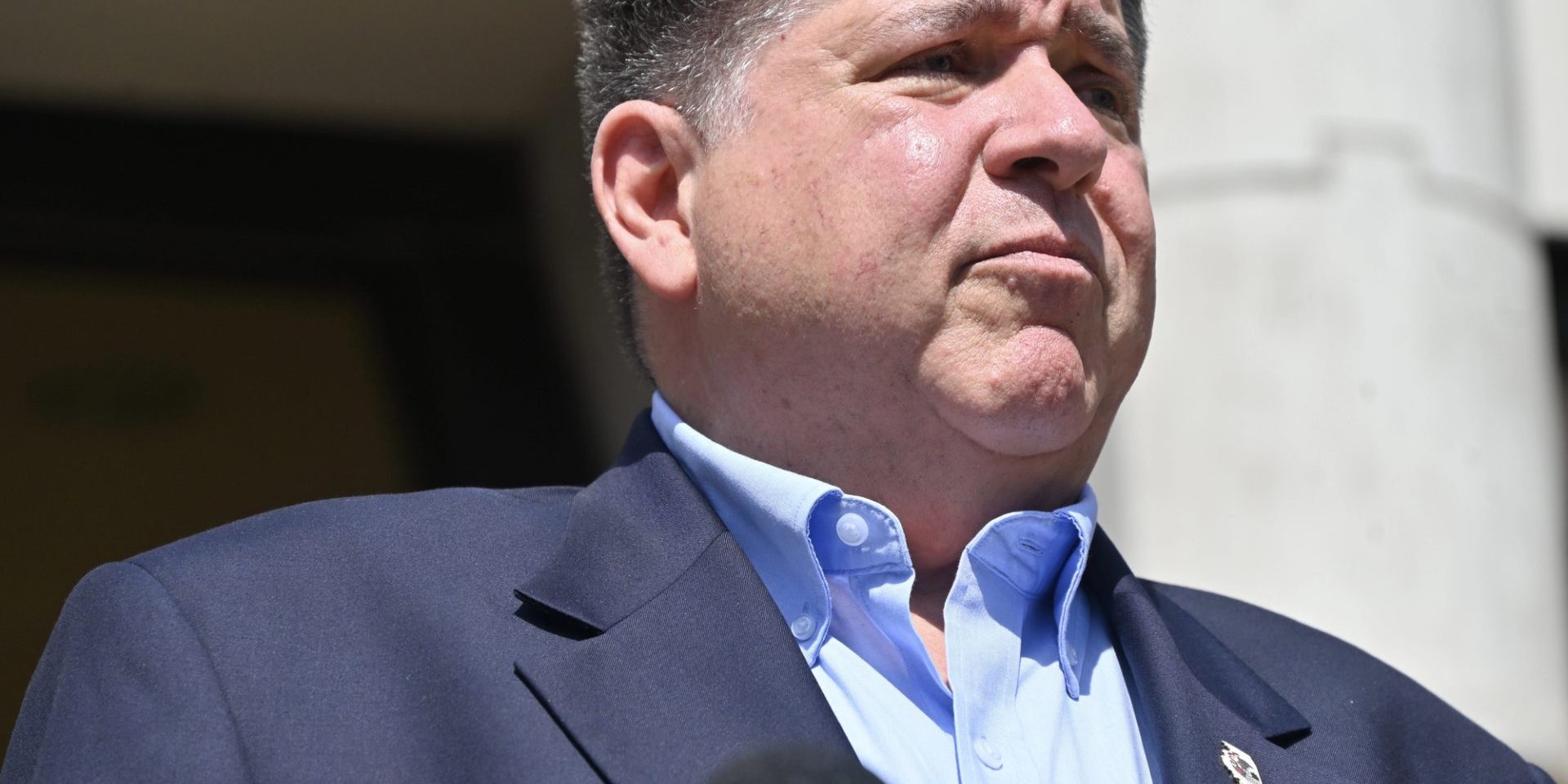 September 9, 2025, chicago, illinois: governor of illinois jb pritzker delivered remarks on immigration and customs enforcement and federal law enforcement operations at press conference. (kyle mazza\thenews2) — Photo by thenews2.com