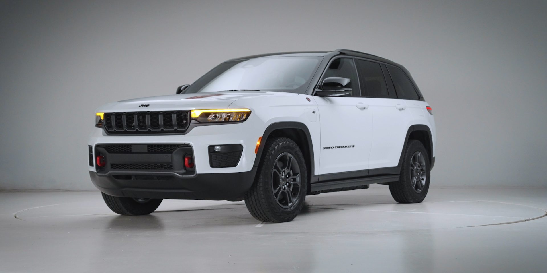 2026 Jeep® Grand Cherokee Trailhawk 4xe, front three-quarter view 2026 Jeep® Grand Cherokee Trailhawk 4xe, front three-quarter view