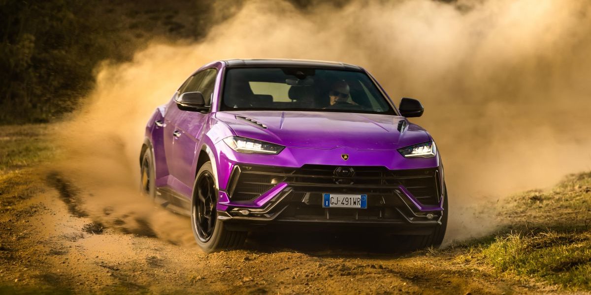 Lamborghini Urus to be PHEV only starting 2024, EV due 2029