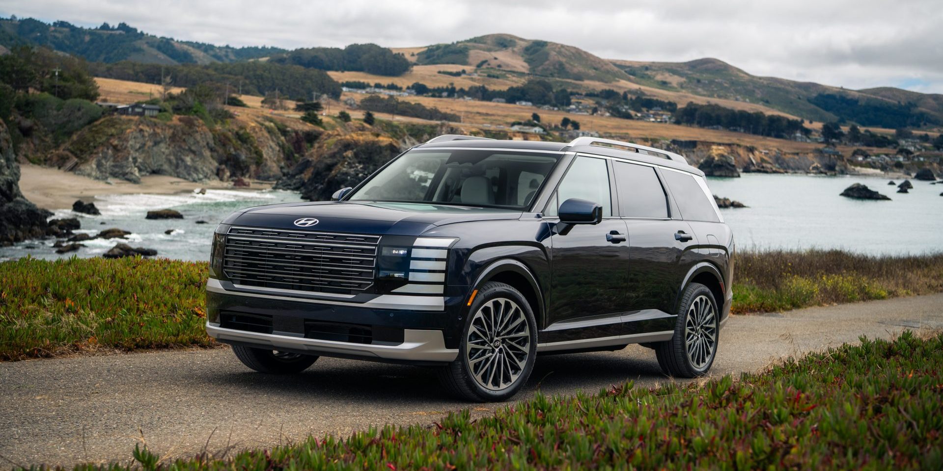 Large-67916-2026PalisadeCalligraphy Image courtesy Hyundai