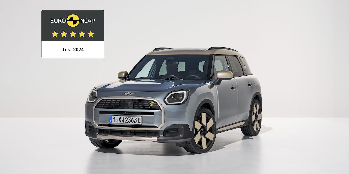 P90582684_highRes_mini-countryman-se-a