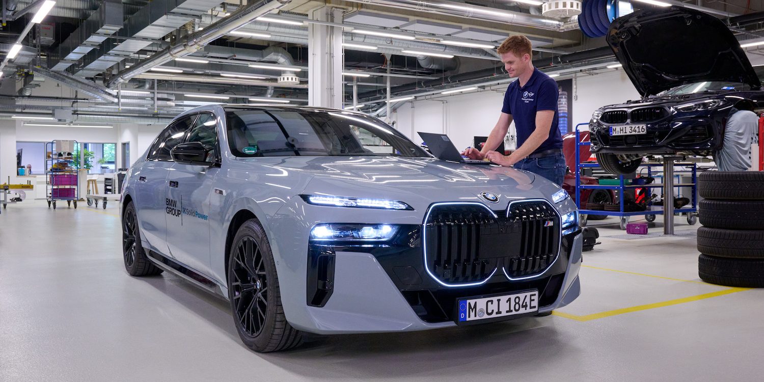 P90598617_highRes_bmw-i7-with-all-soli Image courtesy BMW