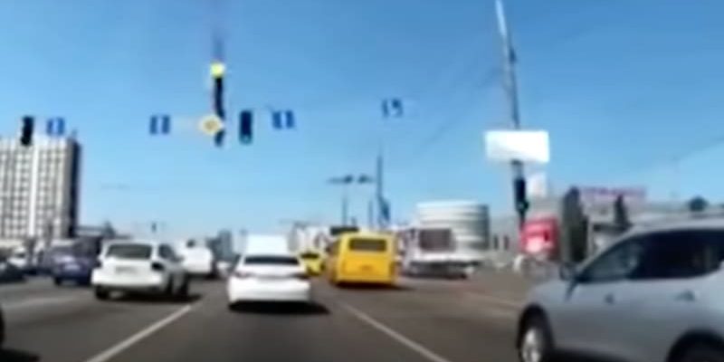 Dashcam captures Russian missile section falling in traffic on Kyiv road
