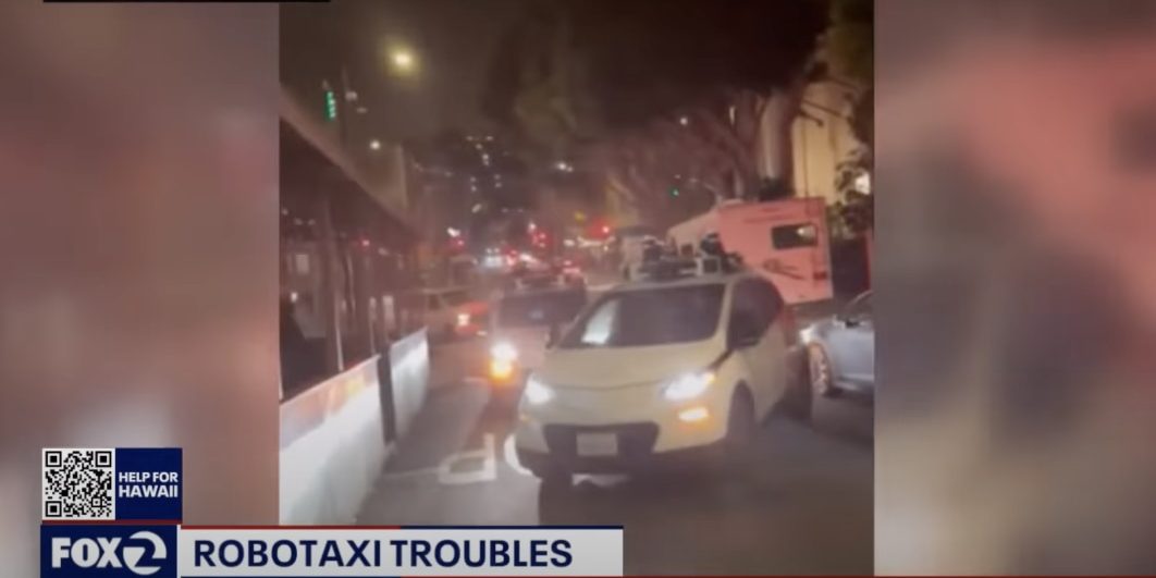 10 confused Cruise robotaxis create an autonomous traffic jam in San Francisco