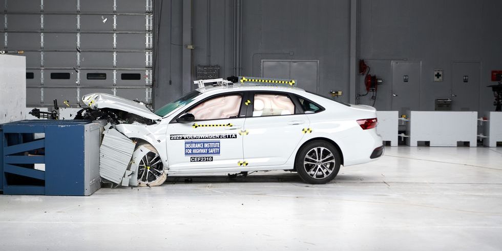 Most Midsize Cars Struggle to Protect Backseat Passengers, IIHS Says