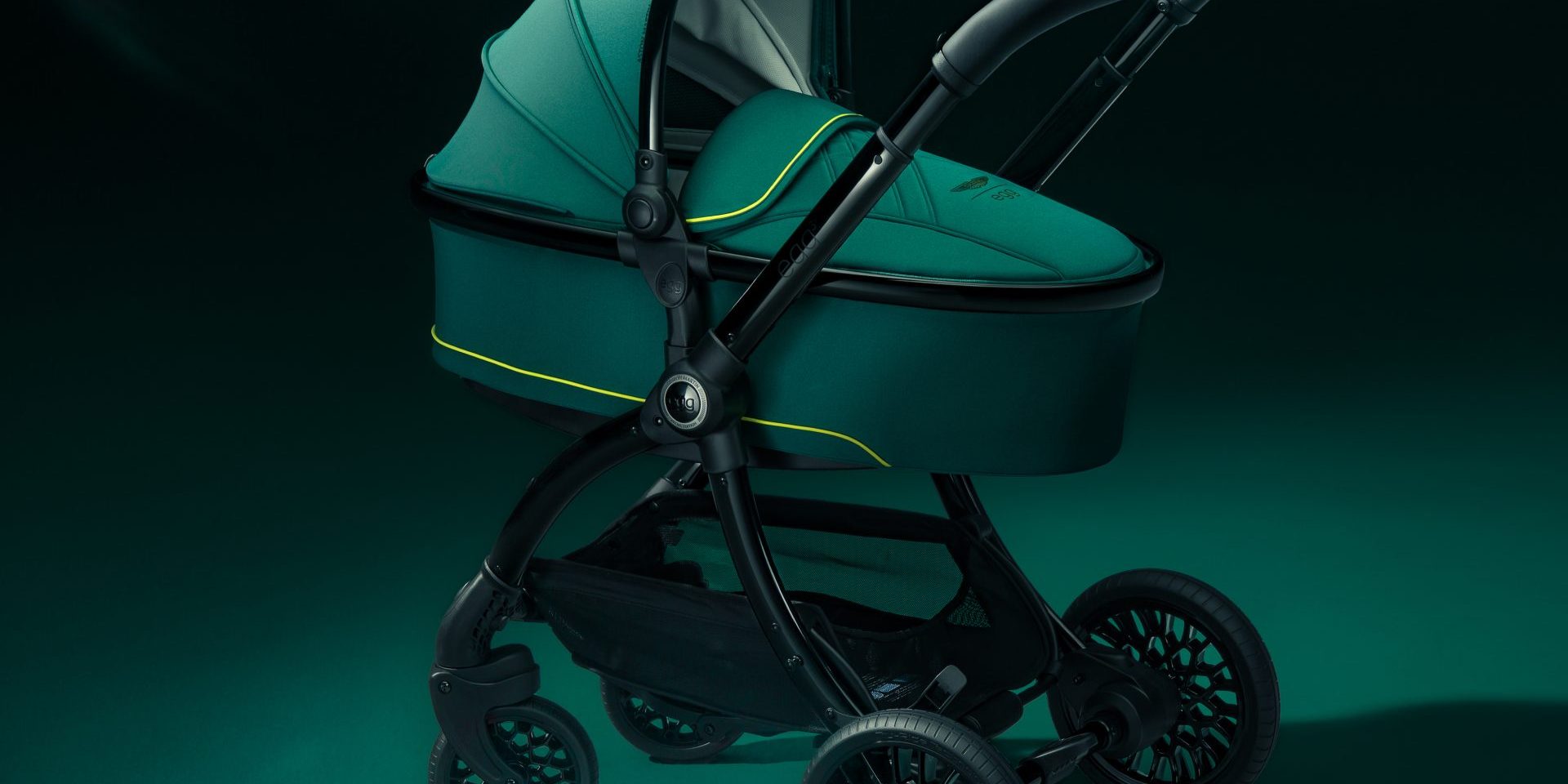 egg3_Aston_Martin_Press_Release (1)