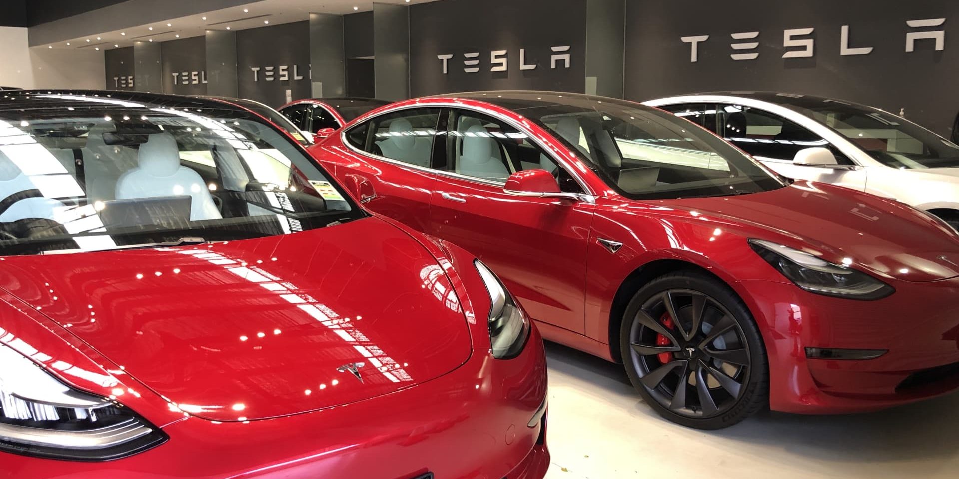 Tesla marks major production milestone