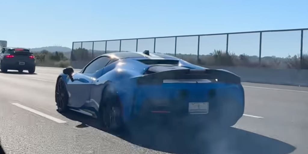 Video: Million-dollar Ferrari loses tyre on freeway, ignored by clueless driver
